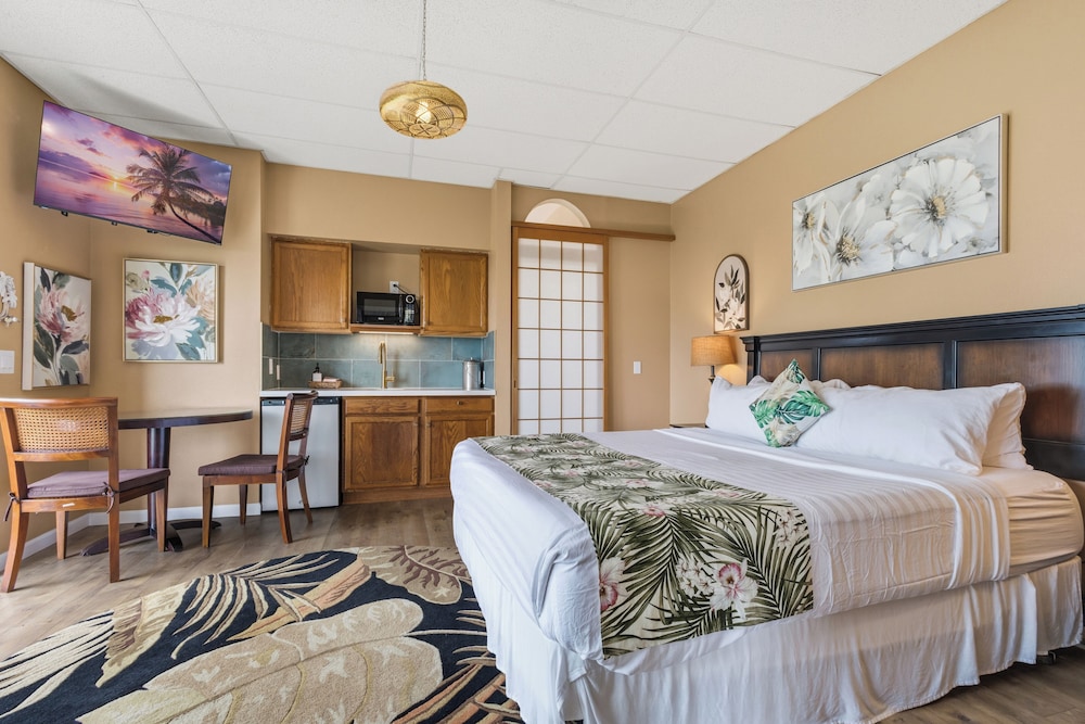 Luana Nai'a Inn 11/50