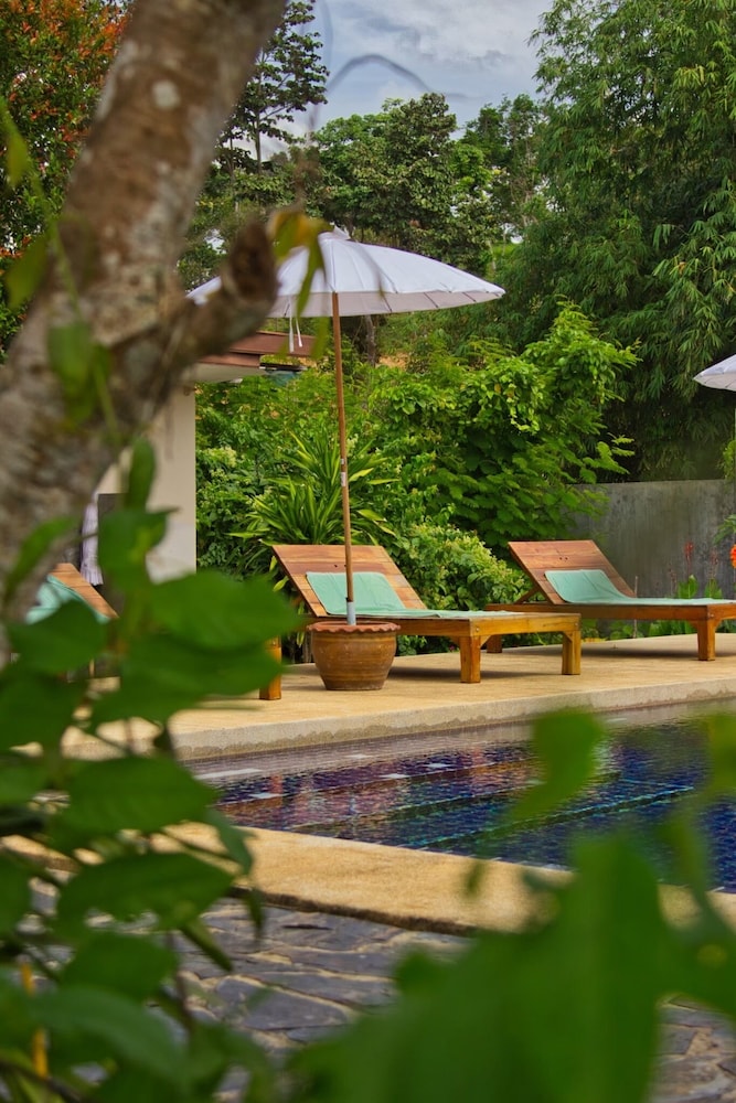 Lanta White Rock Resort Koh 63/69