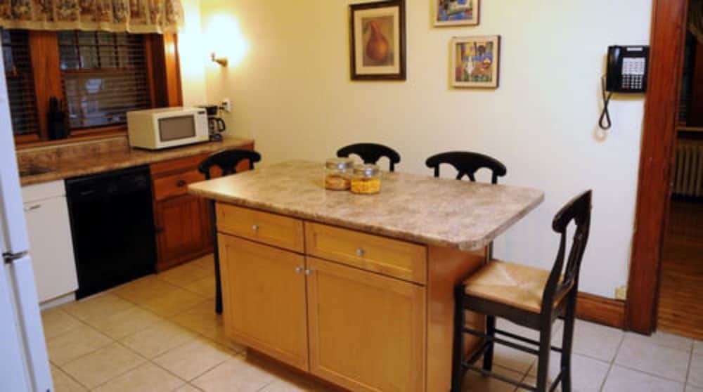Oliver Inn Bed and Breakfast 46/54