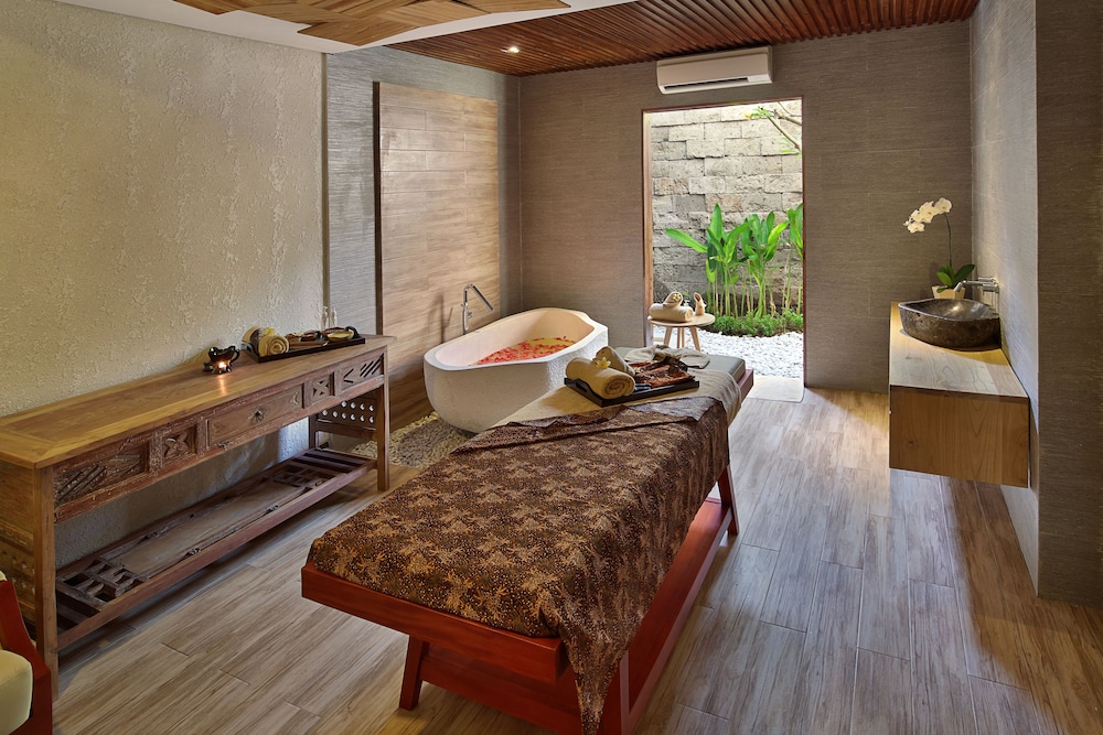 Jimbaran Bay Beach Resort & Spa by Prabhu 41/73