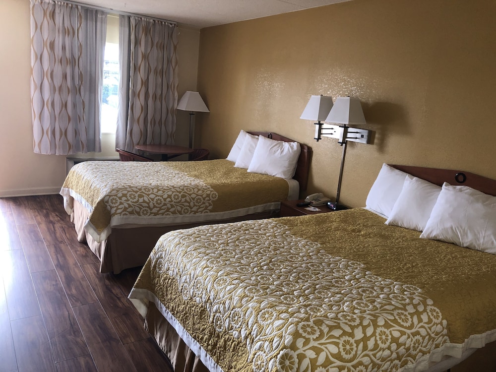 Days Inn by Wyndham Clarksville TN 23/53
