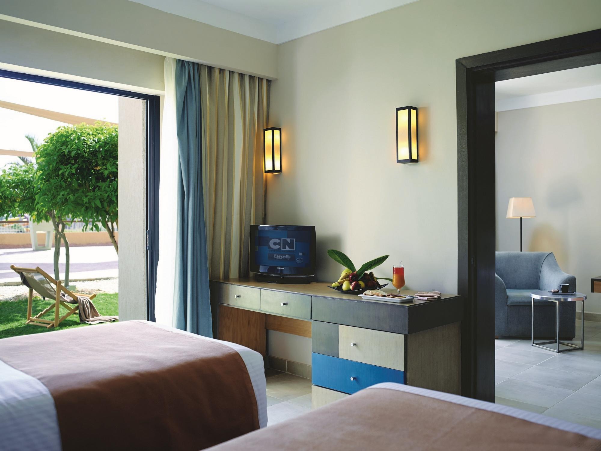 Room, Double Bed, Den