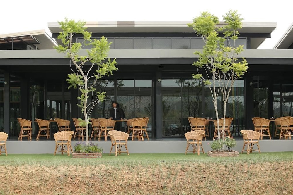 Navela Hotel & Banquet 3/50