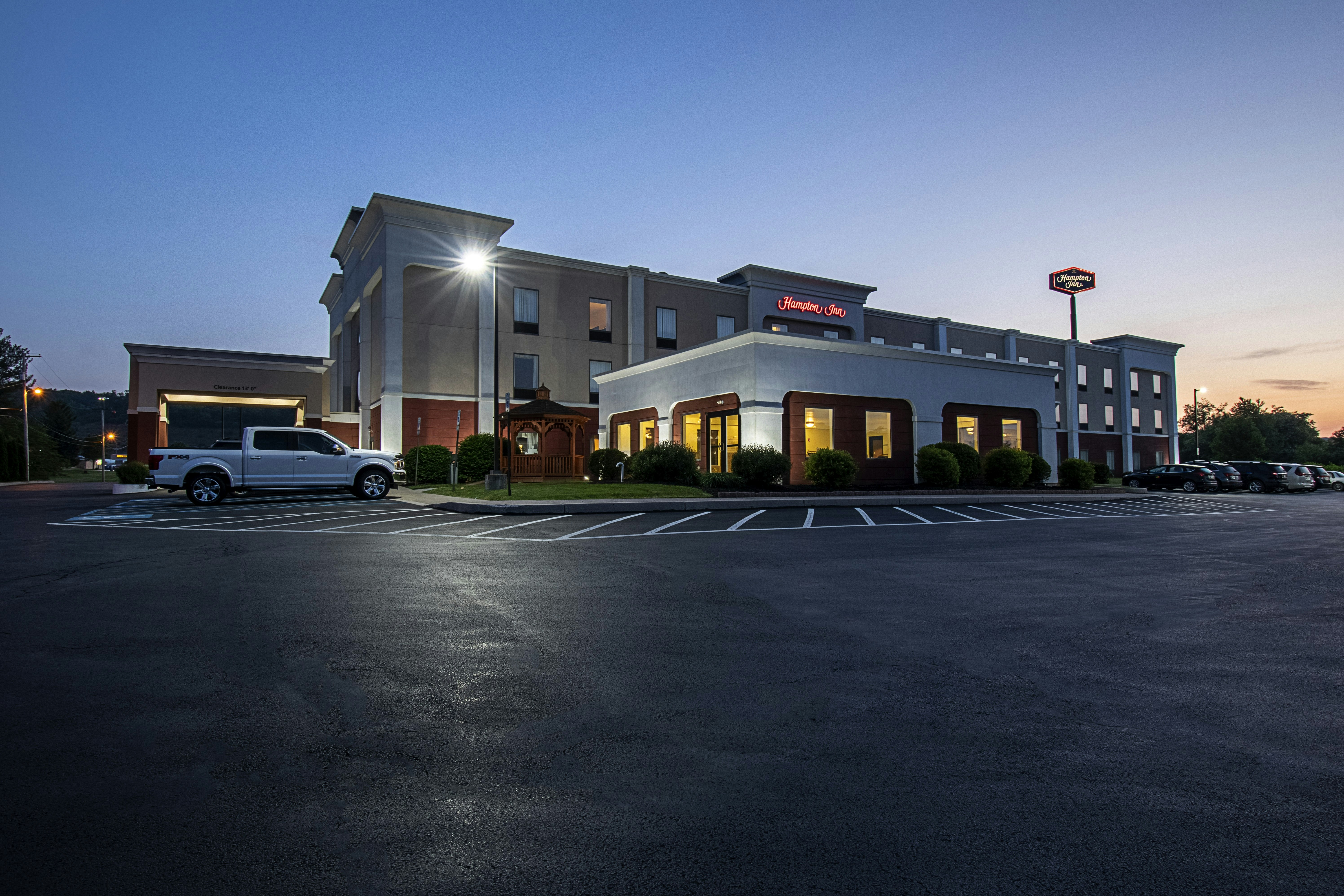 Hampton Inn Pine Grove 3/58