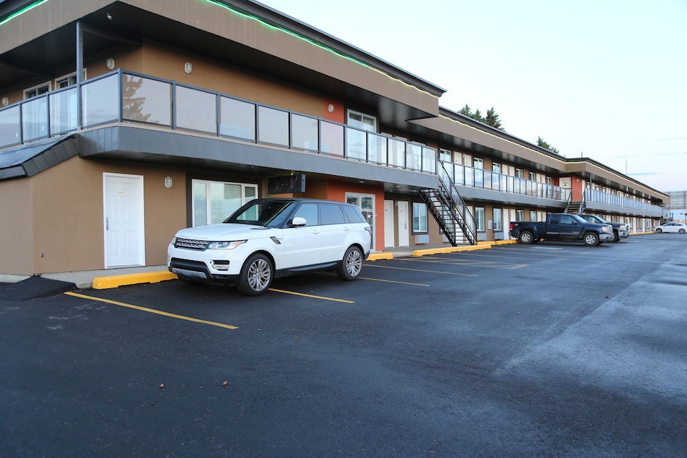 Royal Lodge Motel 41/50