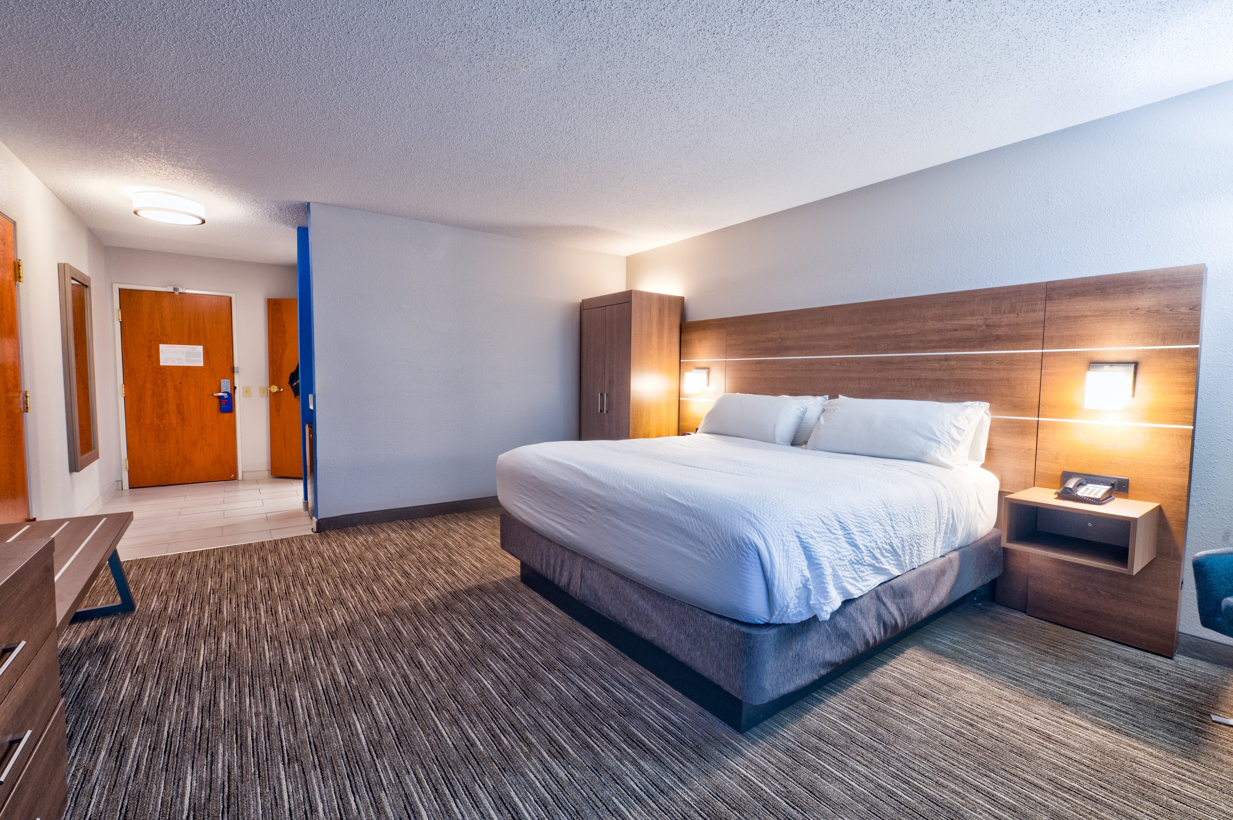 Holiday Inn Express Hotel Suites Goshen 27/75