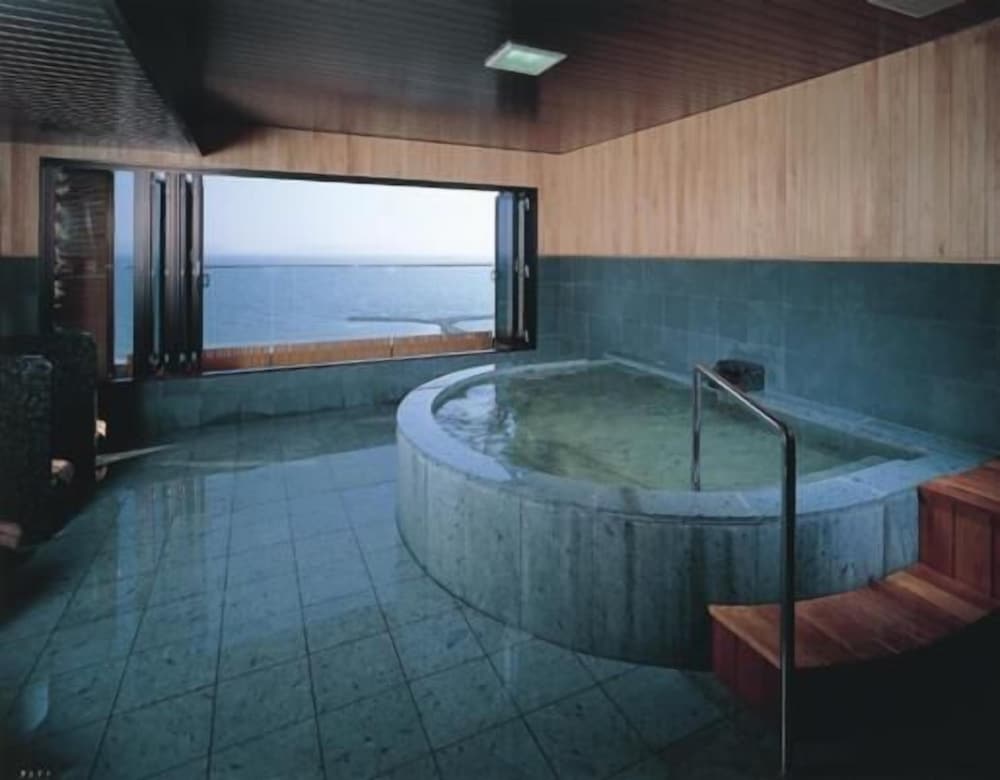 Nishiura Grand Hotel Kikkei 8/17