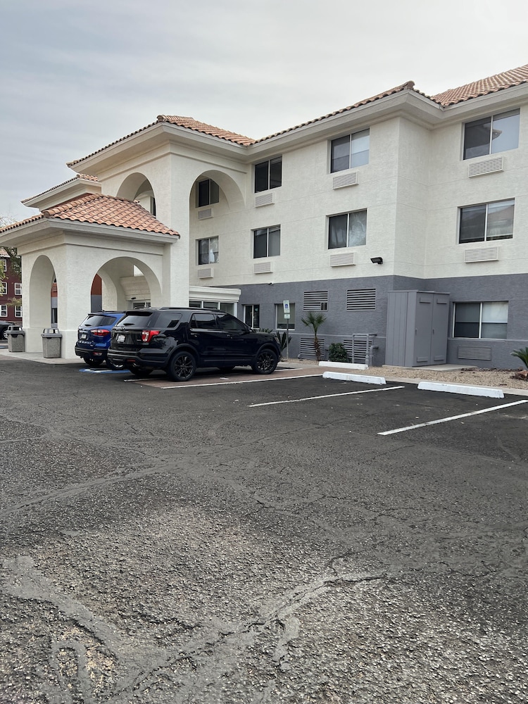 Holiday Inn Express Suites Phoenix Mesa West An Ihg Hotel 26/30