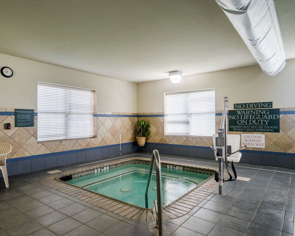 Comfort Inn & Suites Dover near Speedway 27/56