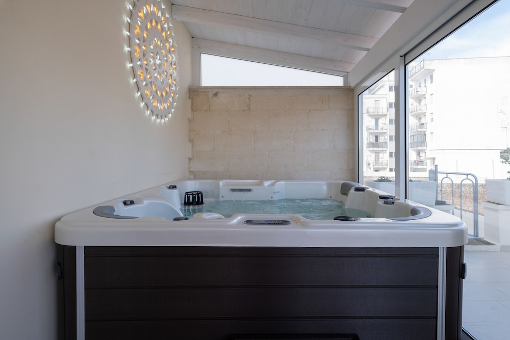 Ada Suites 53/62