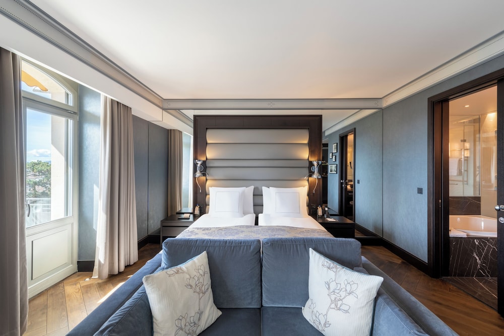 Savoy, Executive, King Bed, Lake View