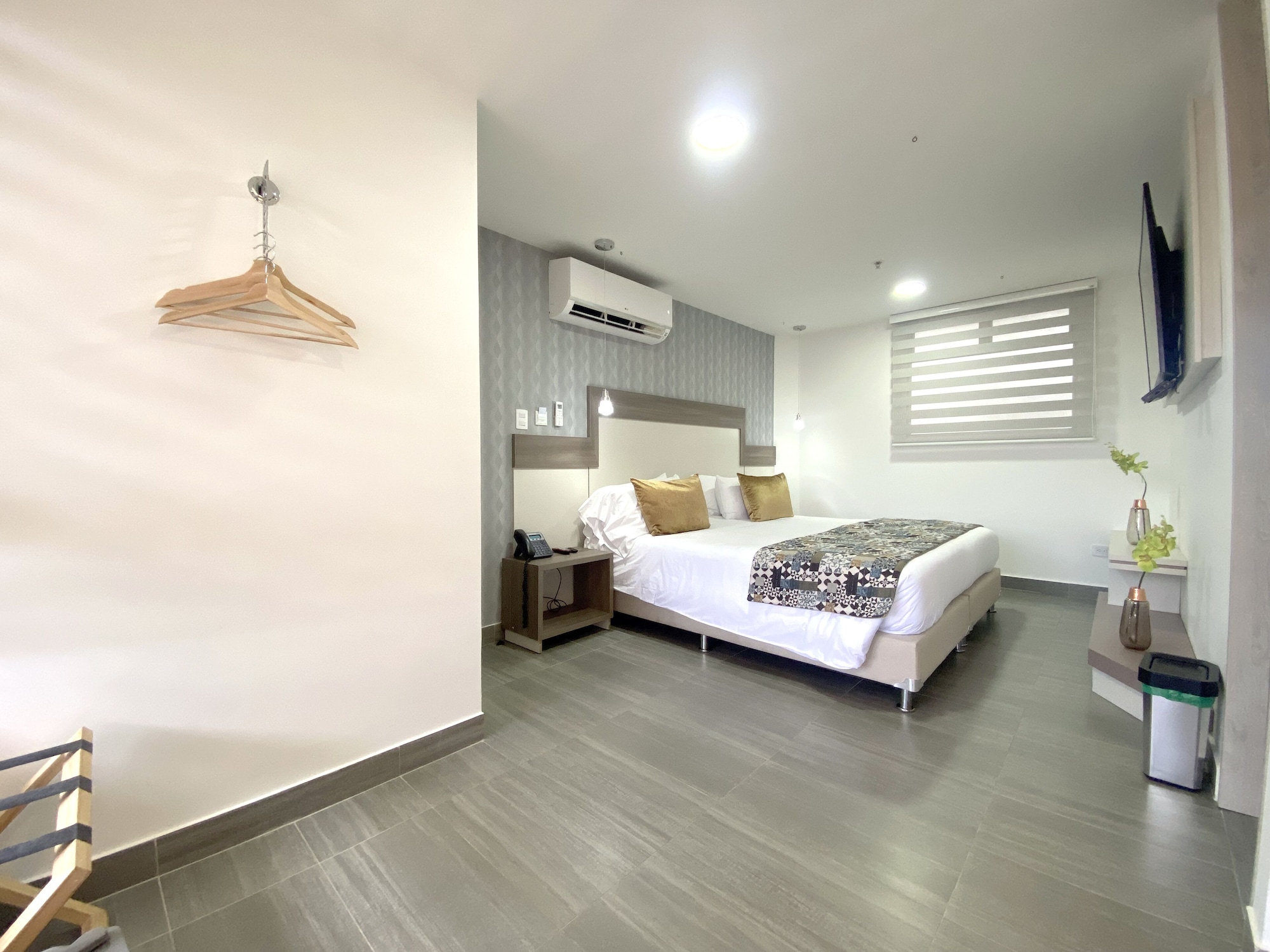 Deluxe, Studio, Suite, King Bed