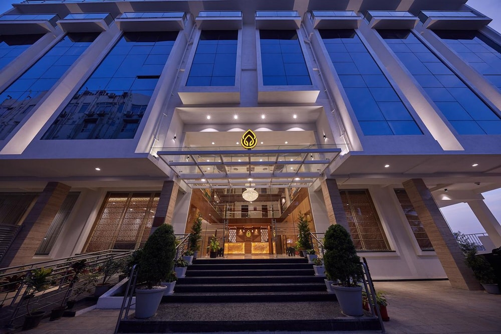 Shivas Galaxy Hotel 1/41