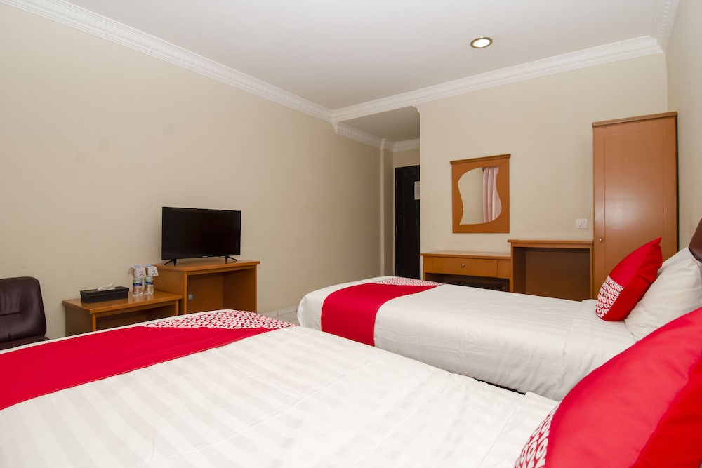 Halim Hotel 4/38