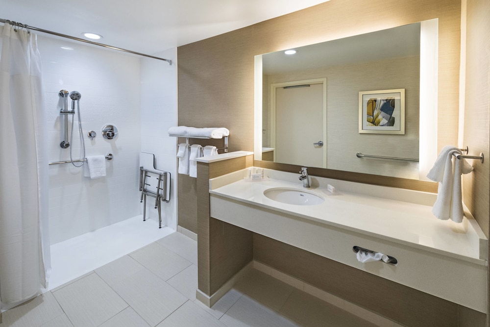 Fairfield Inn Suites Dallas Waxahachie 14/34
