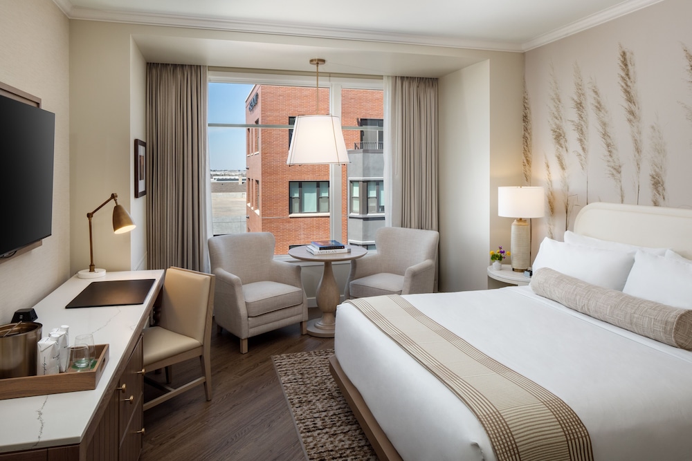 The Benson Hotel and Faculty Club 25/61