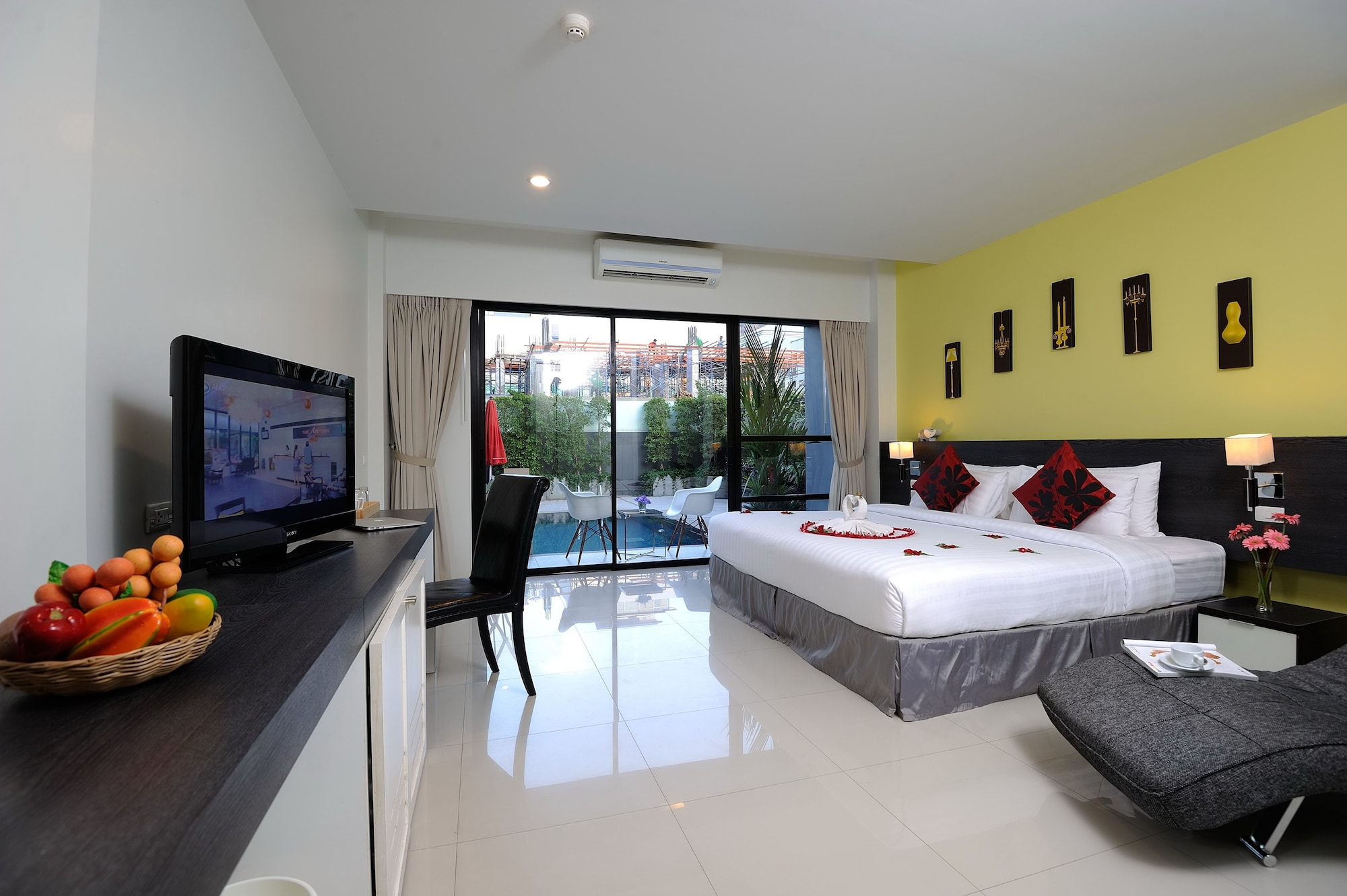 Room, Double or Twin Bed, View Pent