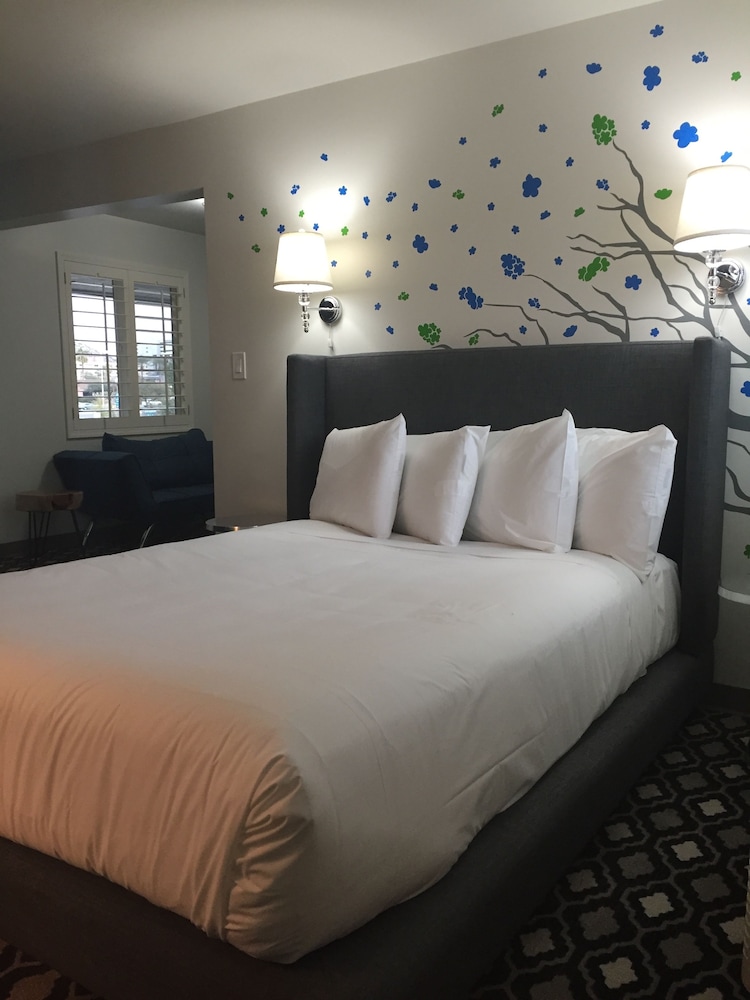 University Inn Tempe 23/45