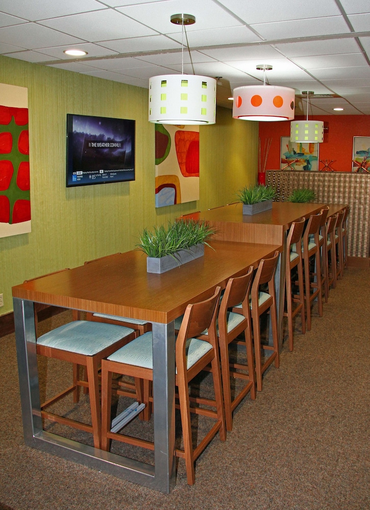 Best Western Plus Universal Inn 40/46