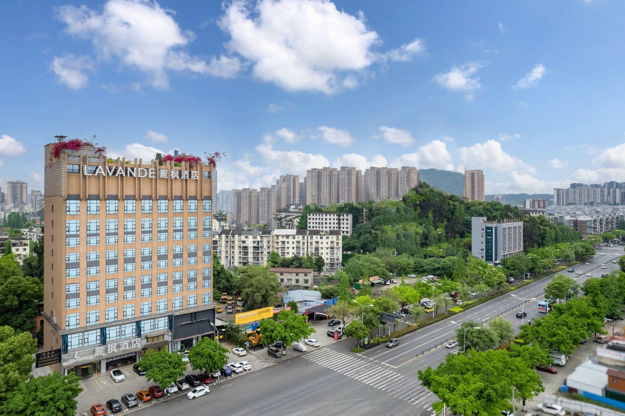 Lavande Hotel (Leshan High-Speed Railway Wanda Plaza) 64/69