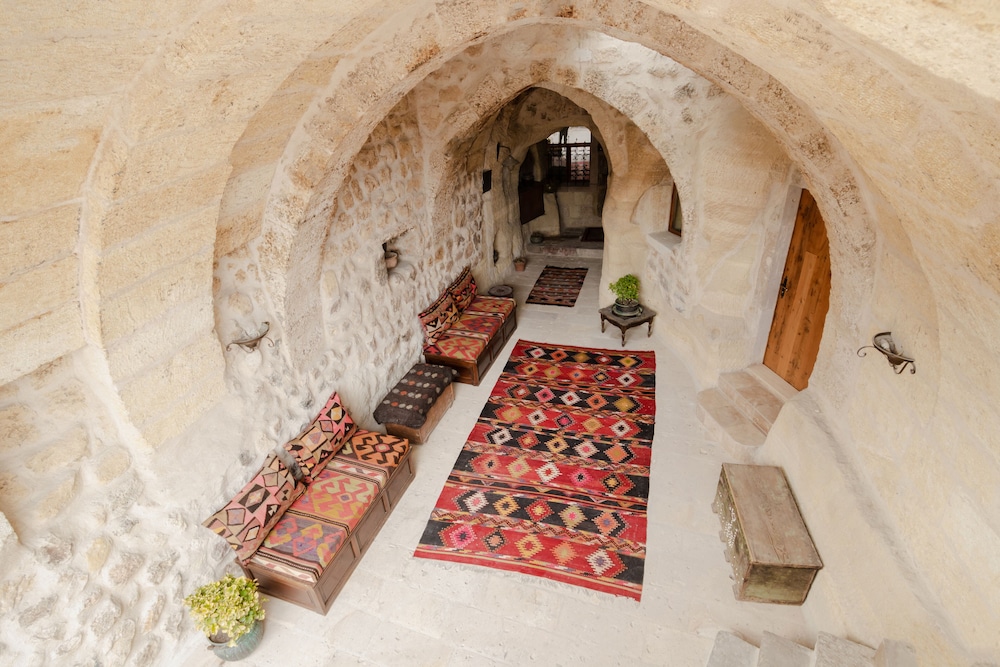 Sultan Cave Suites 46/77
