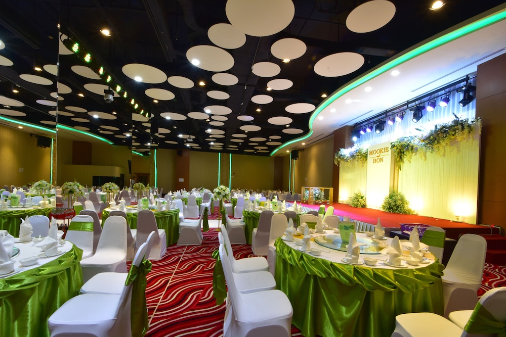 Siam Oriental Hotel 62/69