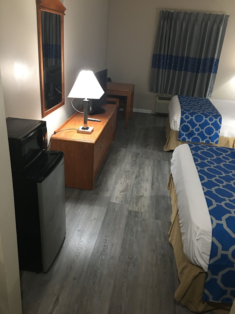 Baymont by Wyndham Adairsville 17/41