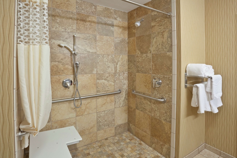 Hampton Inn Matamoras - Milford 15/49
