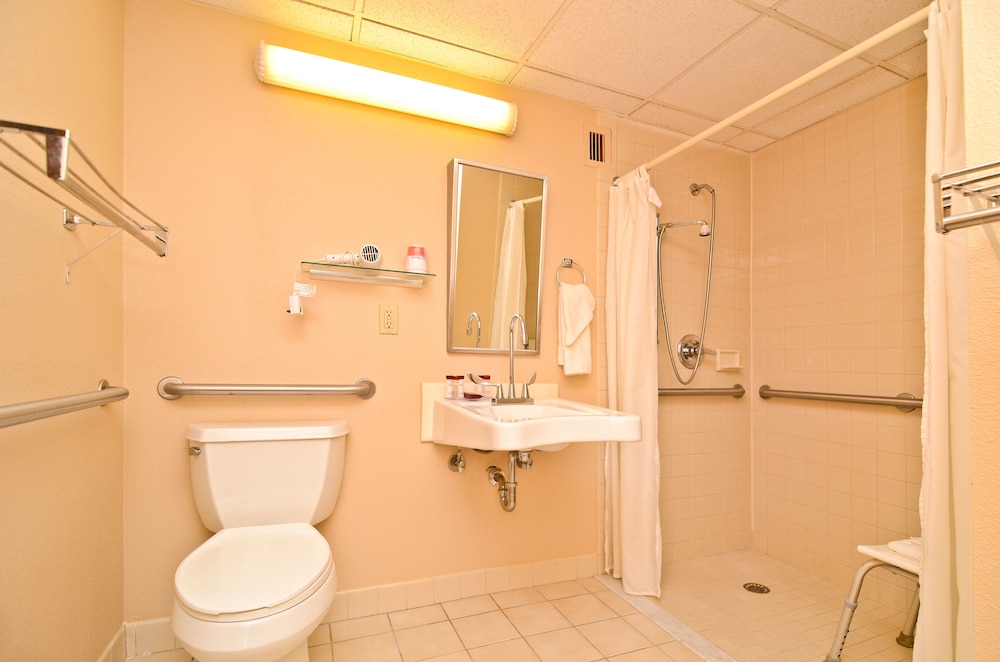 Pocono Resort Conference Center - Pocono Mountains 37/39