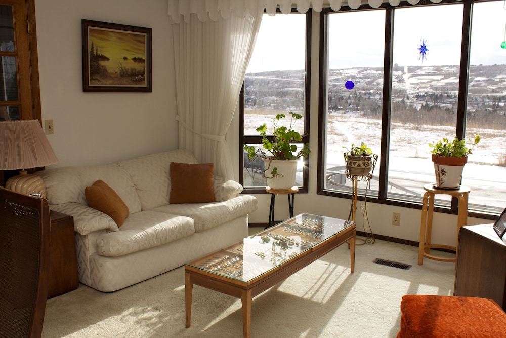 Cozy Nest B&B 12/25