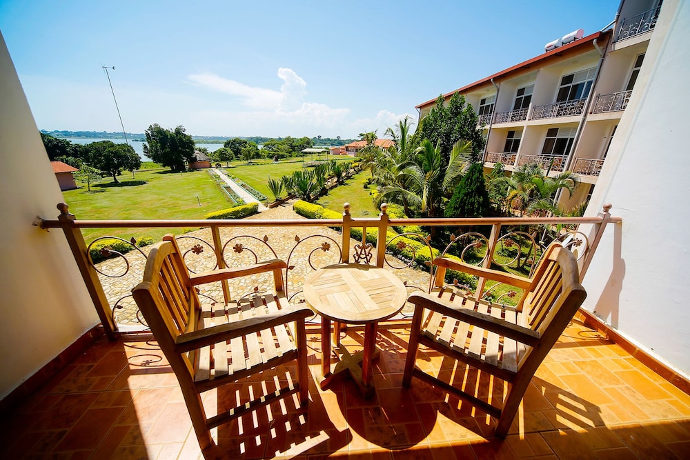 Katomi Kingdom Resort 24/45