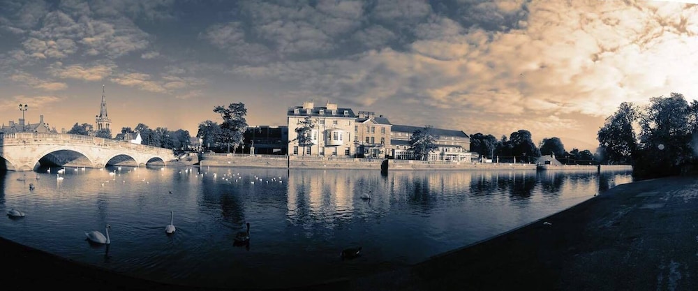 Bedford Swan Hotel and Thermal Spa 71/78