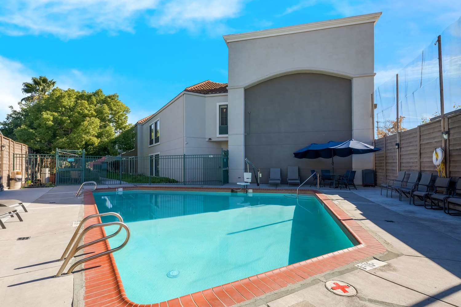 Best Western Lanai Garden Inn & Suites 20/38