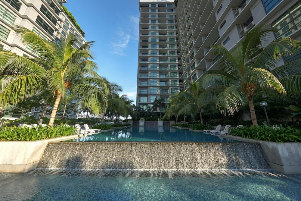 Acappella Suite Hotel 32/64