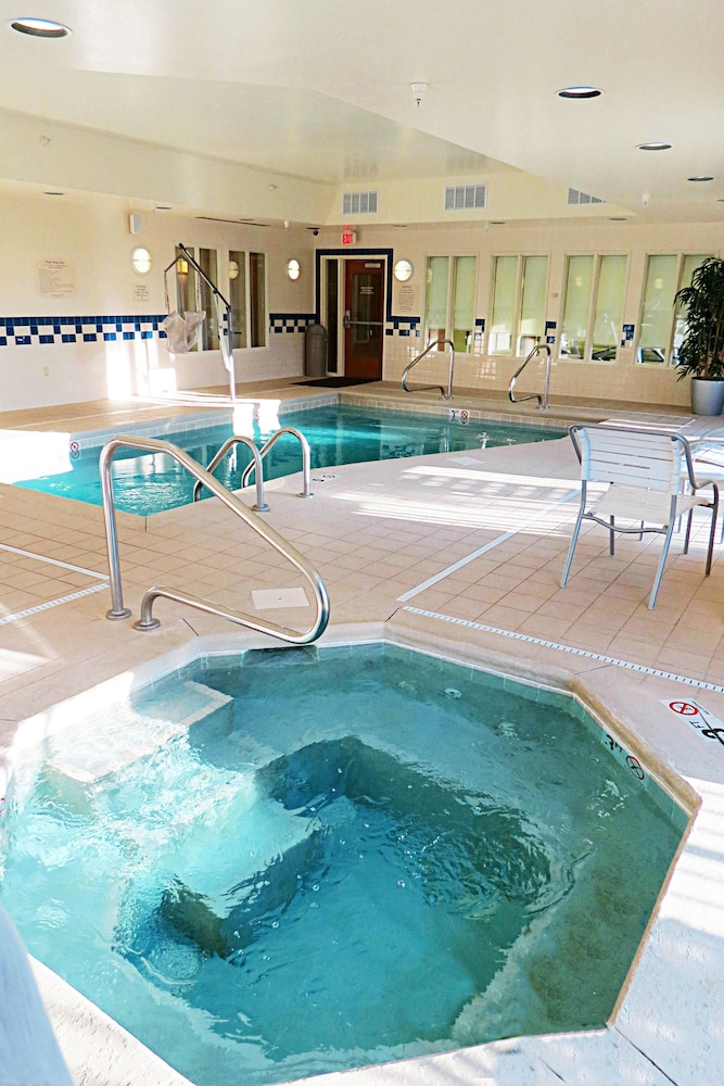 Fairfield Inn Suites By Marriott Mt Vernon Rend Lake 17/39