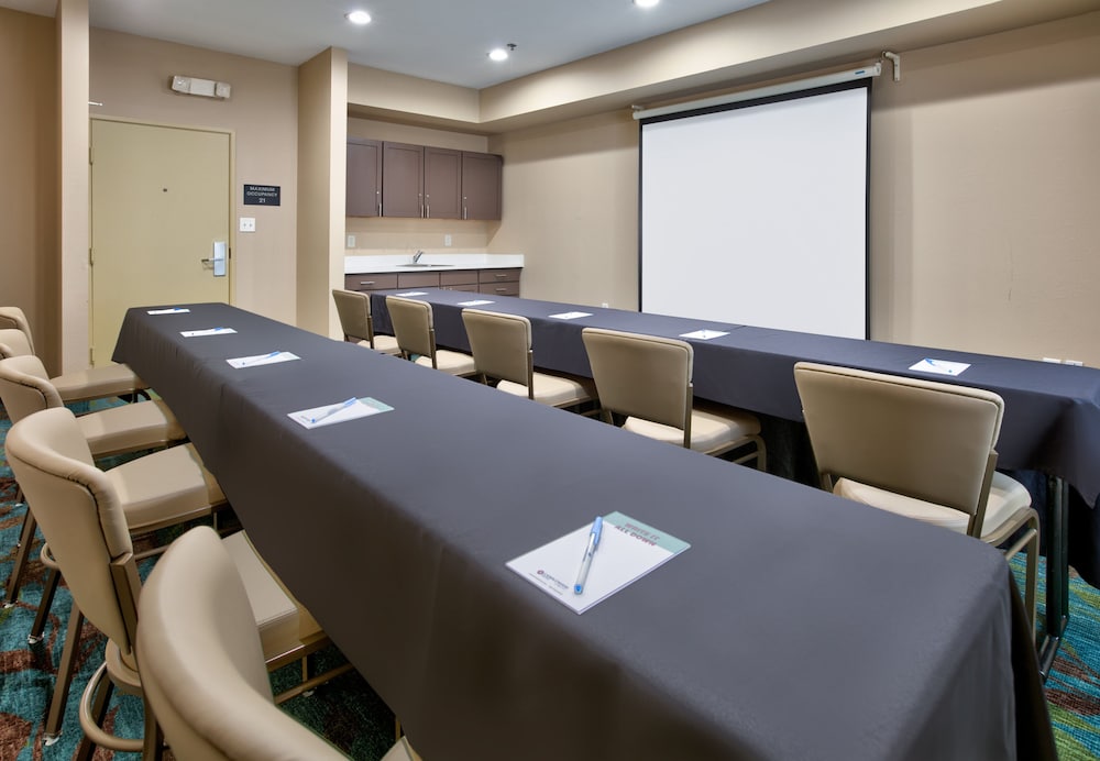 Candlewood Suites DFW South 35/39