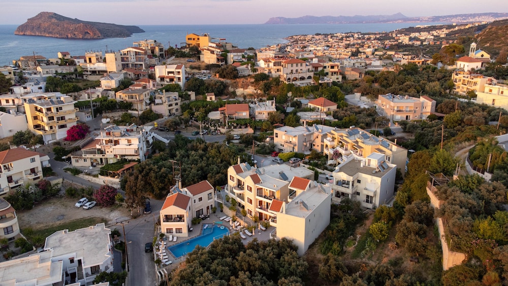 ESTHISIS SUITES CHANIA 49/57