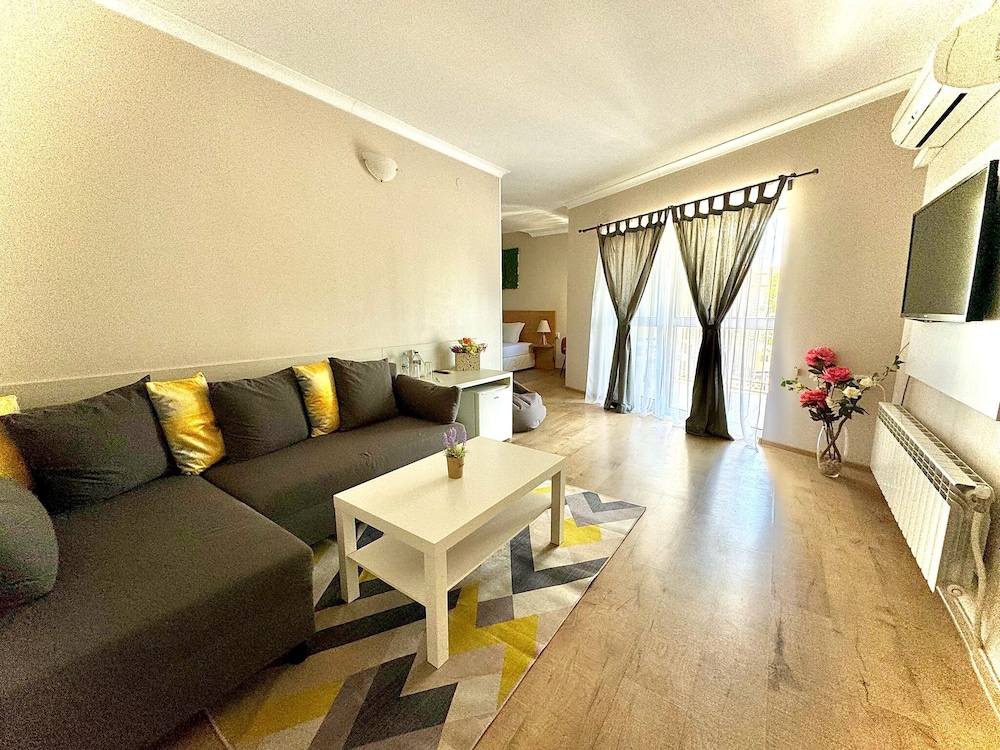 Hotel Amfora 46/69