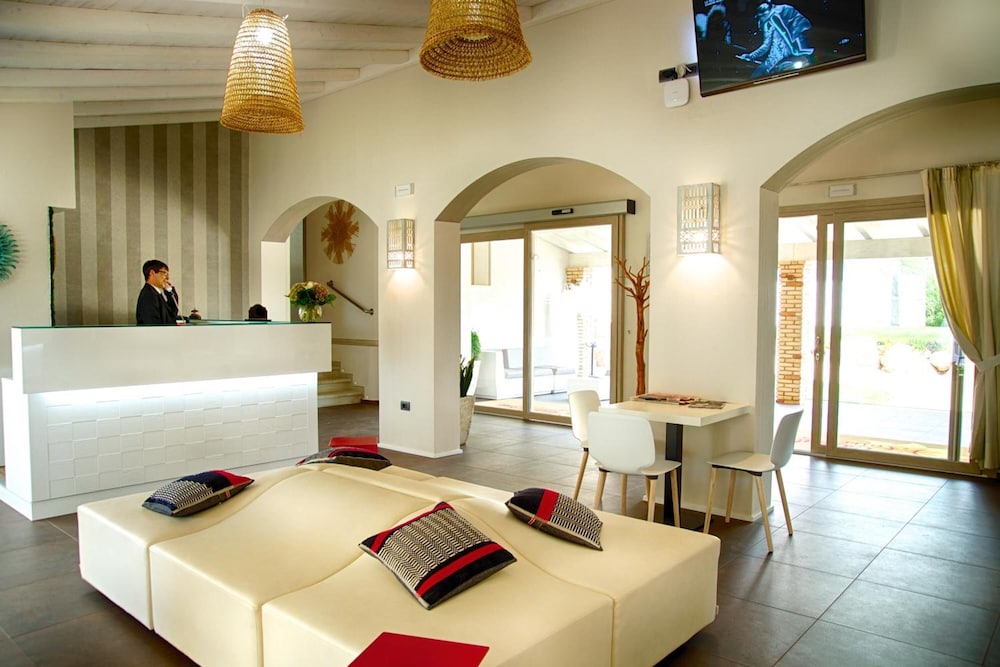 Eliantos Hotel 50/62