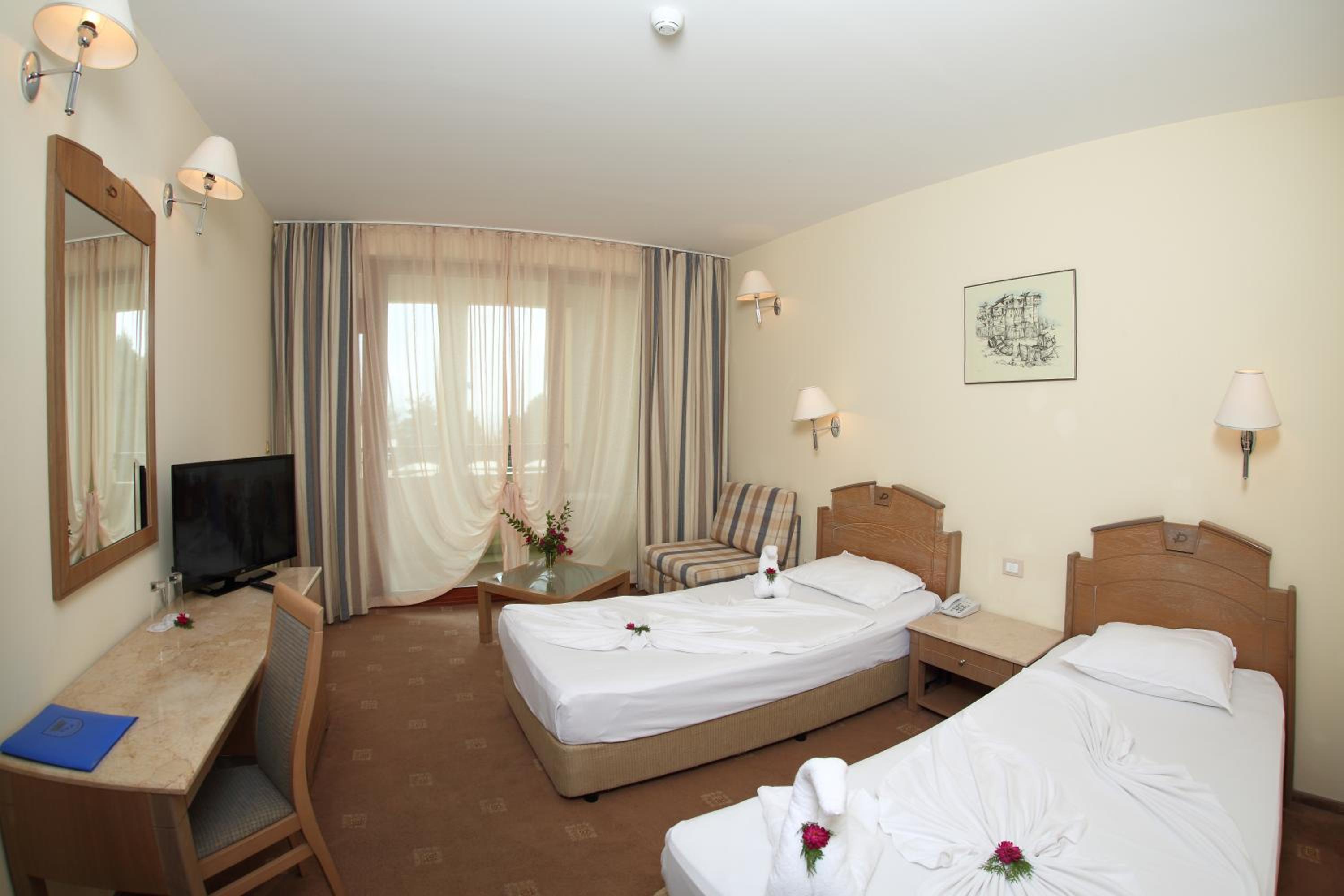 Room, Twin Beds, Park View