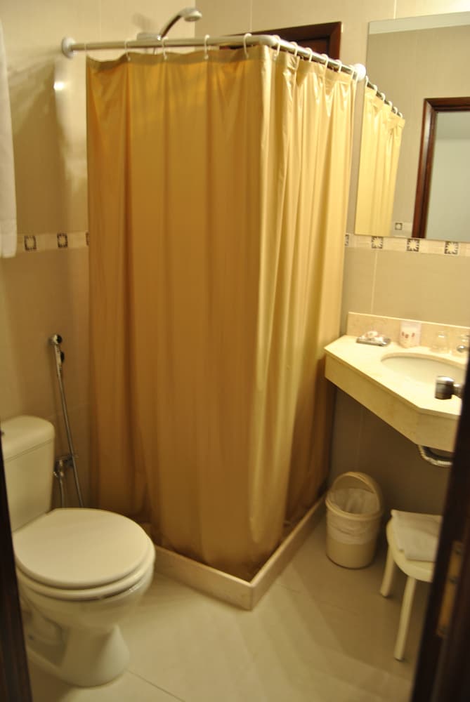 Iberia Hotel 61/64