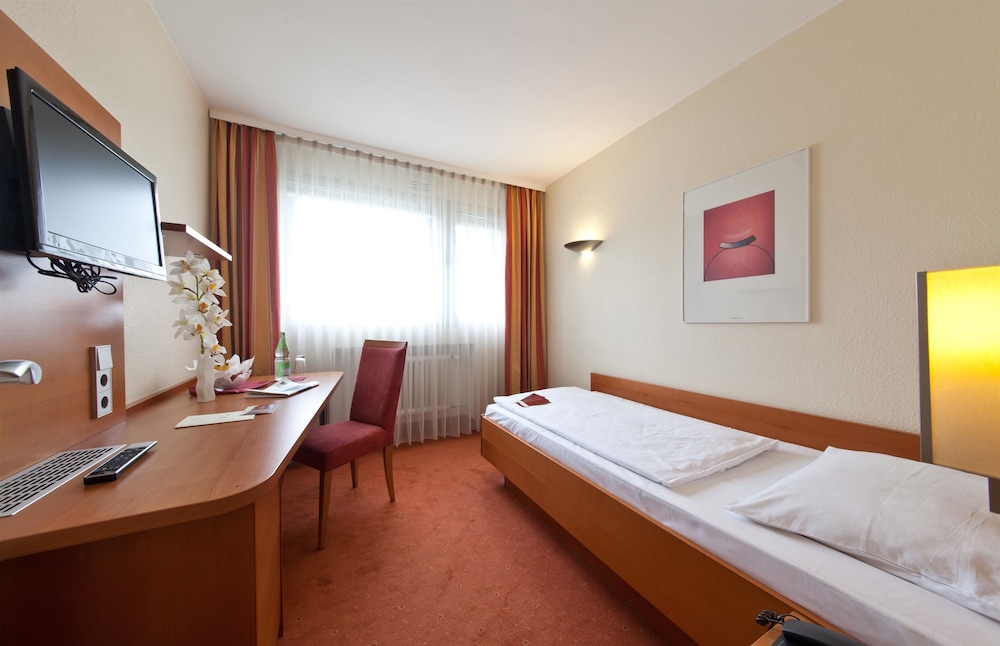 PLAZA INN Rieker Stuttgart Hauptbahnhof 19/65