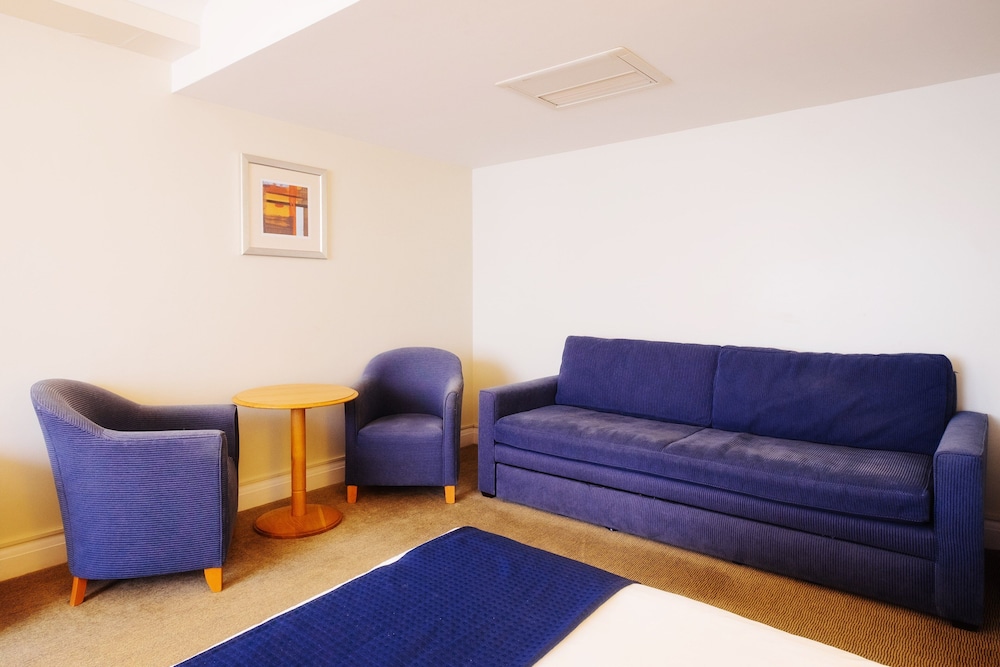Holiday Inn Southampton-Eastleigh M3, jct13 49/72