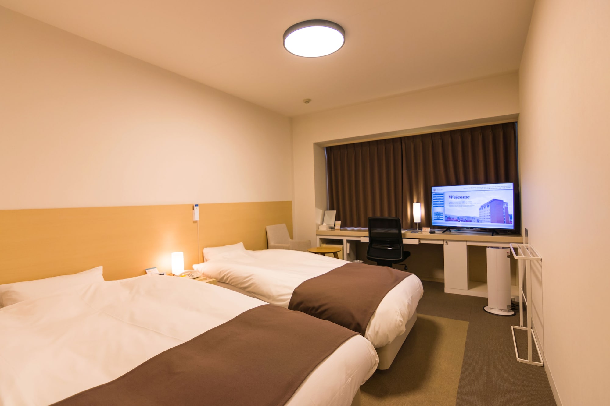 ROOM, TWIN BEDS