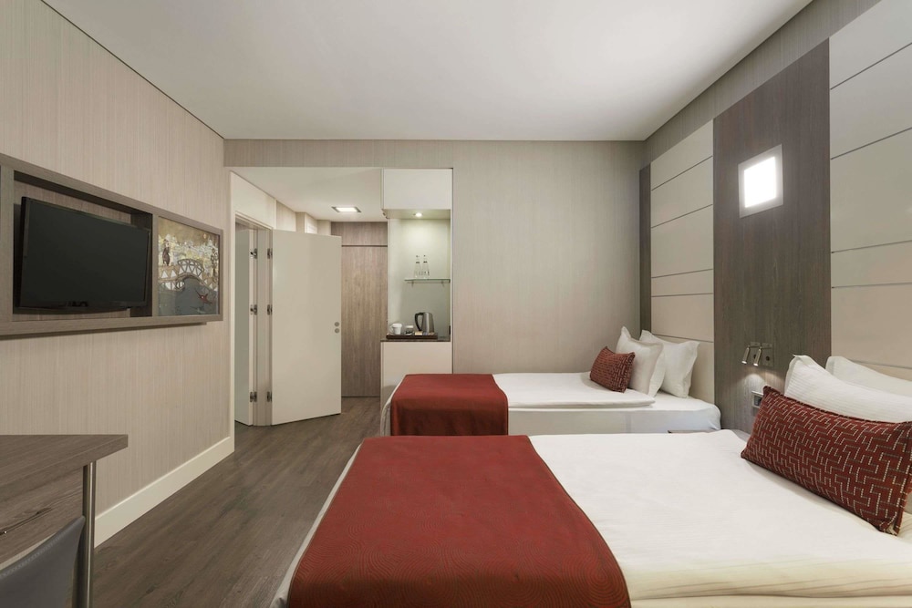 Ramada Encore By Wyndham Bayrampasa 3/40