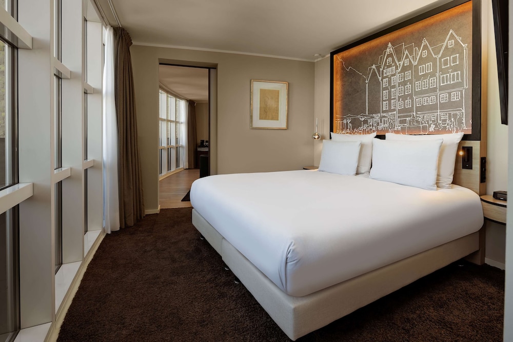 Hotel Wasserturm Cologne Curio Collection By Hilton 13/57