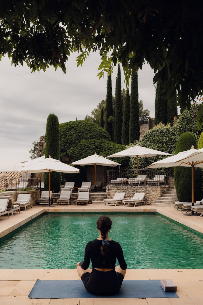 Hotel Crillon le Brave 46/50