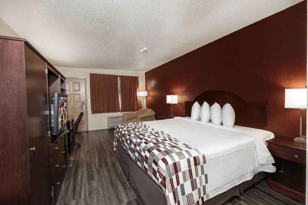 Econo Lodge Childress, TX 19/51