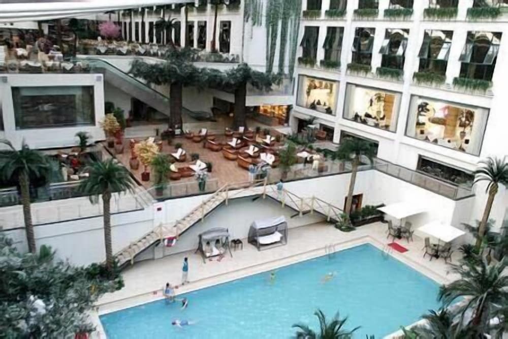Hot Spring Hotel 3/28