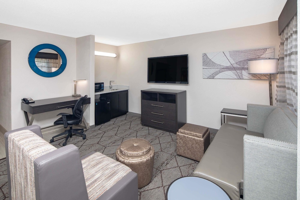 Wingate by Wyndham Greenville Airport 18/40